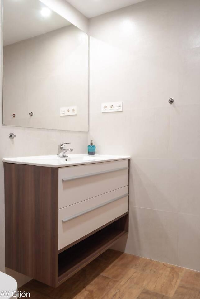 Ferienwohnung Av Begona 4 Centro Gijón Exterior foto