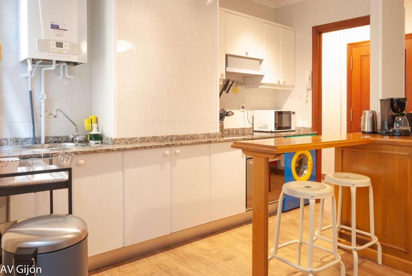 Ferienwohnung Av Begona 4 Centro Gijón Exterior foto
